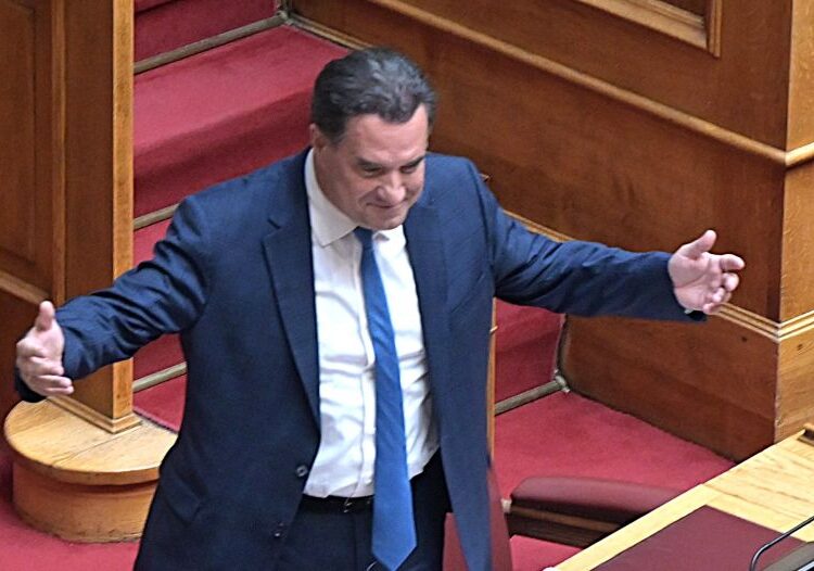 Ψηφίστηκε το ερανιστικό νομοσχέδιο: Γεωργιάδης κατά αντιπολίτευσης για ΕΣΥ και Τέμπη