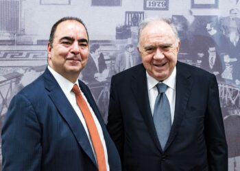 Ο Κόκκαλης «χτυπά το καμπανάκι» στο ΧΑ και βάζει την Intralot στο global πρωτάθλημα