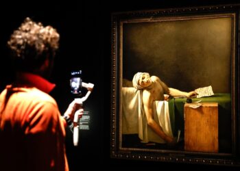 Η Γαλλία παραδέχεται την «αποτυχία» της, μετά την 7λεπτη ληστεία στο Λούβρο