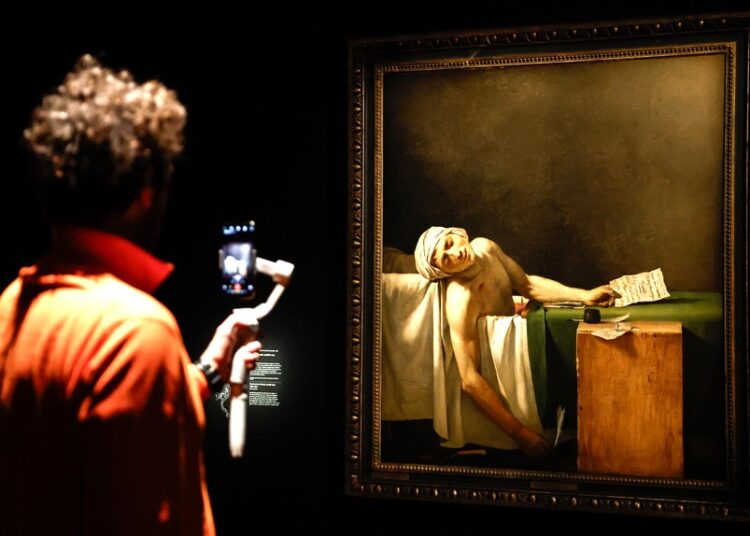 Η Γαλλία παραδέχεται την «αποτυχία» της, μετά την 7λεπτη ληστεία στο Λούβρο