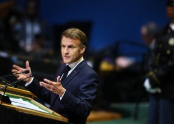 Πυρηνικό δόγμα Μακρόν «κόντρα» σε ρωσικά μποτ και κυβερνοαπειλές