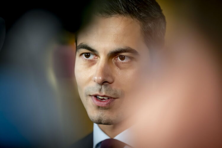 D66 party leader Rob Jetten speaks to the media as he responds to the results of the parliamentary elections EPA/ROBIN UTRECHT