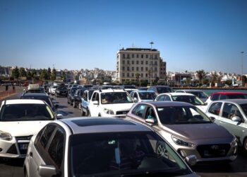 Μποτιλιάρισμα για γερά νεύρα στον Πειραιά: Κυκλοφοριακό χάος στην οδό Αγίου Διονυσίου