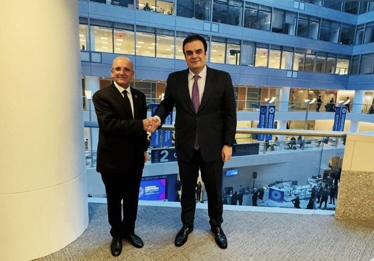 Νέα σελίδα οικονομικής συνεργασίας Ελλάδας-Τουρκίας «γύρισαν» Πιερρακάκης-Şimşek από Ουάσιγκτον