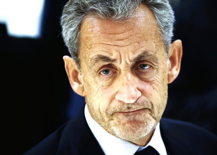 Ο Νικολά Σαρκοζί στη φυλακή: Ιστορική στιγμή για τη Γαλλία (LIVE)