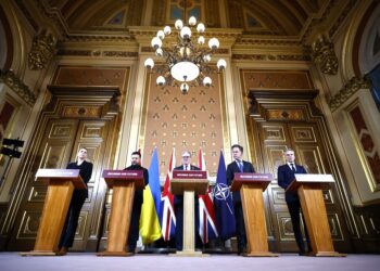 ΝΑΤΟ: Οι ΗΠΑ «μετρούν» την αποστολή Τόμαχοκ στην Ουκρανία – Πιέσεις από Συμμαχία των Προθύμων