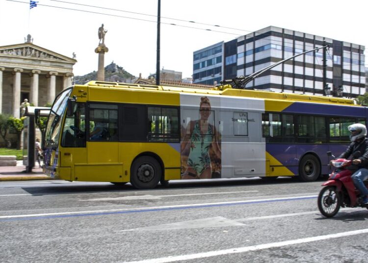 Τέλος τα τρόλεϊ από τους δρόμους της Αθήνας: Τι προβλέπει το σχέδιο του ΥΜΕ