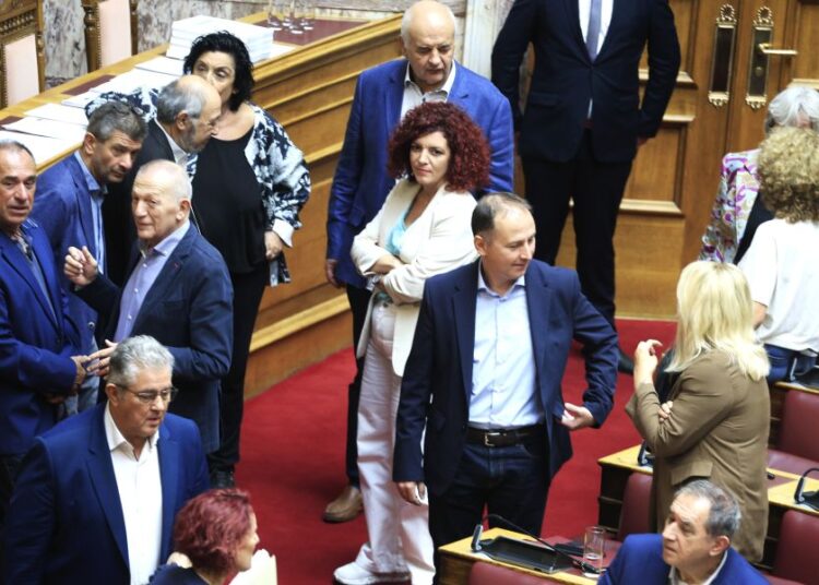 Βουλή: Μπαράζ υποθέσεων άρσης ασυλίας φέρνει στα άκρα την αντιπαράθεση