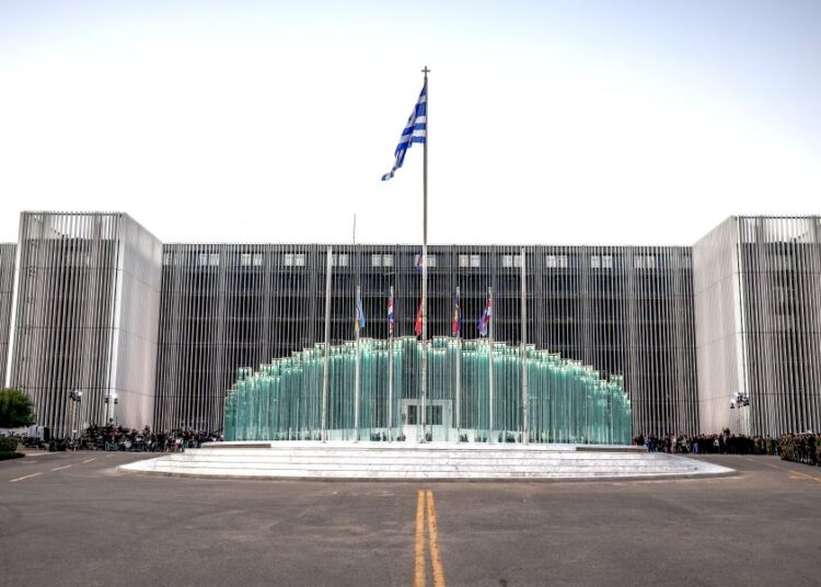 Υπουργείο Εθνικής Άμυνας: Αποκαλυπτήρια της νέας βιοκλιματικής όψης του κεντρικού κτιρίου (φωτό&video)