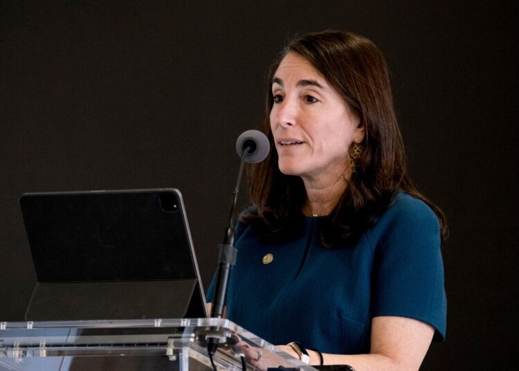 Προειδοποίηση Χάμακ: Η Fed κινδυνεύει να ενισχύσει τον πληθωρισμό και το risk-taking