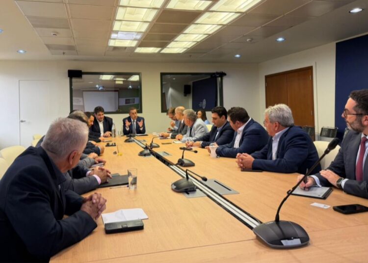 ΥΠΕΝ και ΕΥΔΑΠ συζητούν επέκταση αρμοδιοτήτων και βιώσιμες υποδομές