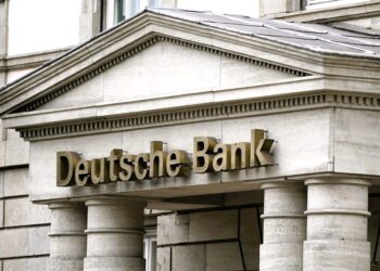 Η Deutsche Bank επενδύει στον ελληνικό πλούτο: Ο Χατζηνικολής ηγείται της νέας στρατηγικής