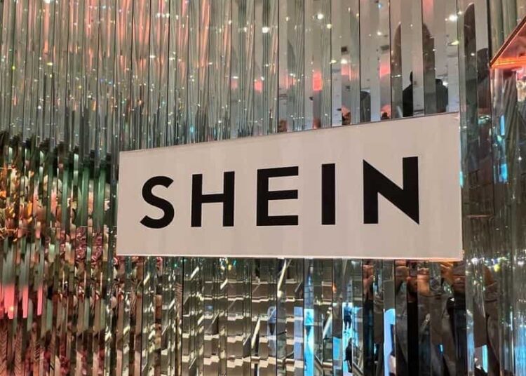 Σε «κατάσταση πολέμου» η Γαλλία απέναντι στη Shein: Έλεγχος όλων των δεμάτων από την Κίνα
