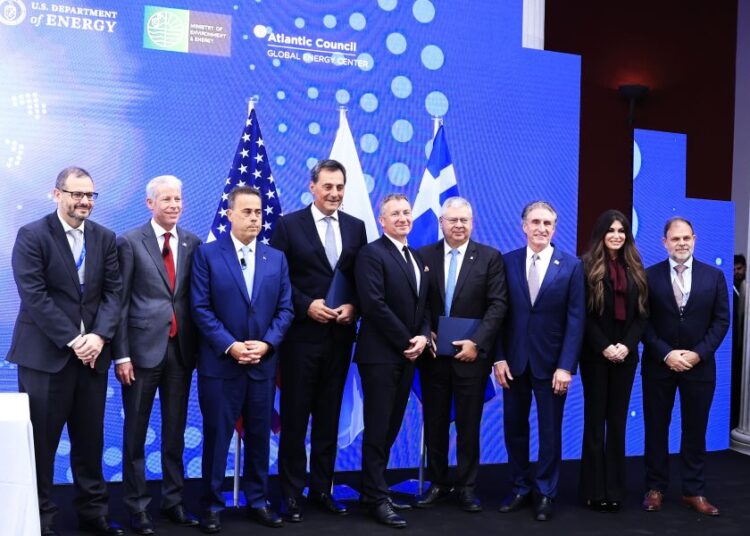 Γεωτρύπανα στο Ιόνιο: Όλες οι λεπτομέρειες της συμφωνίας ExxonMobil-Energean-HelleniQ Upstream για το Block 2