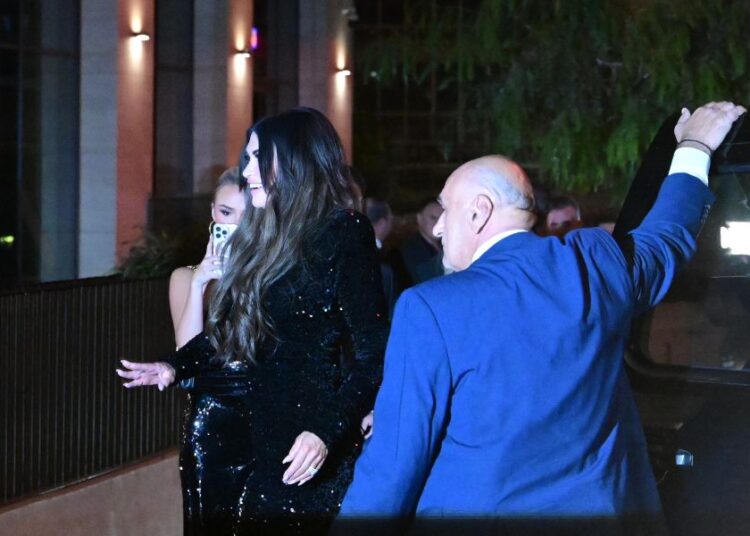 Η λαμπερή βραδιά της νέας Πρέσβειρας των ΗΠΑ – Ποιοι παρευρέθηκαν στο Grand Hyatt (φωτό)