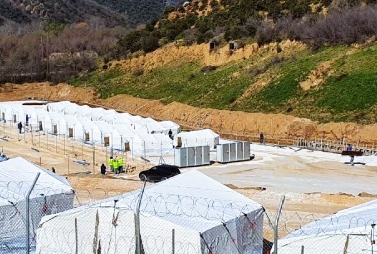 Αναβρασμός στη δομή μεταναστών στις Σέρρες: Τραυματίες αστυνομικοί