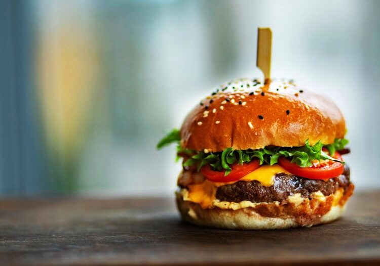  Συνωστισμός από διεθνείς αλυσίδες fast food: «Οι νόστιμες ειδήσεις είναι καθ’ οδόν»