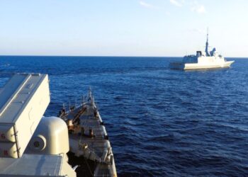 Ελλάδα-Γαλλία: Υπογράφηκε η συμφωνία των 982 εκατ. για τη φρεγάτα «Θεμιστοκλής»