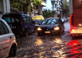 «Άνοιξαν οι ουρανοί» σε δυτικά και Πελοπόννησο: Σχεδόν 100 χιλιοστά βροχής στη Μεγαλόπολη
