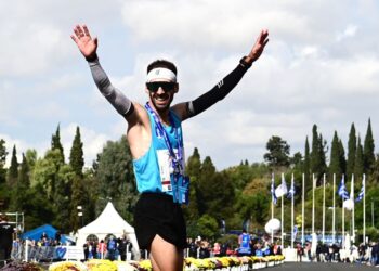 Θρίαμβος Καραΐσκου στον Αυθεντικό Μαραθώνιο Αθηνών 2025: Πρώτος στο Καλλιμάρμαρο