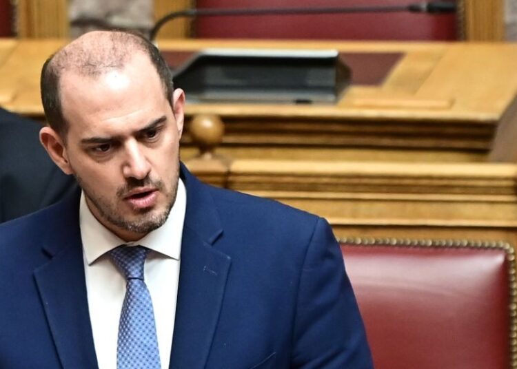 «Συντονισμένη και μεθοδική μείωση φόρων»: Το μήνυμα Κώτσηρα στην Οικονομική Διάσκεψη της ΕΕΝΕ