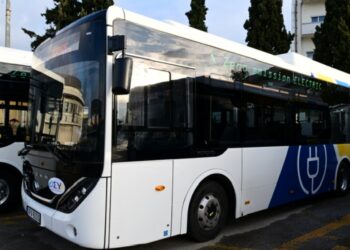 Σε WiFi hotspots μετατρέπονται τα λεωφορεία της Αθήνας