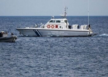 Συναγερμός νότια της Κρήτης: Τρεις επιχειρήσεις διάσωσης εκατό και πλέον αλλοδαπών