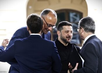 Αμερικανικό ειρηνευτικό σχέδιο: Ζελένσκι σε τηλεφωνικό μαραθώνιο με Μακρόν, Μερτς και Στάρμερ