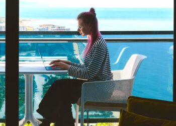 Η ΔΕΗ «μπαίνει» δυναμικά στον τουρισμό: Νέο συμβόλαιο ενέργειας αποκλειστικά για ξενοδοχεία