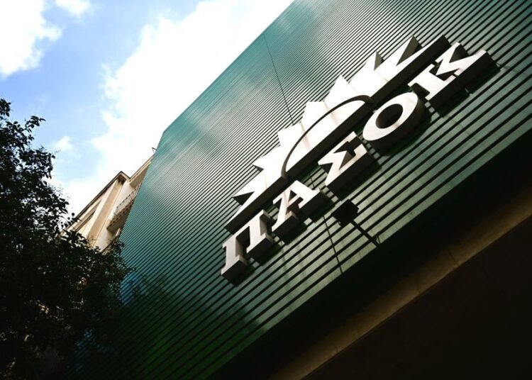 ΠΑΣΟΚ: Η οργισμένη δήλωση Χατζηδάκη αποδεικνύει ότι το Μαξίμου γνώριζε τον σχεδιασμό για τα ΕΛΤΑ