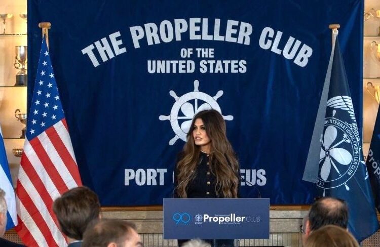 Επίτιμη πρόεδρος του Propeller Club Πειραιά η Αμερικανίδα πρέσβης Κίμπερλι Γκιλφόιλ