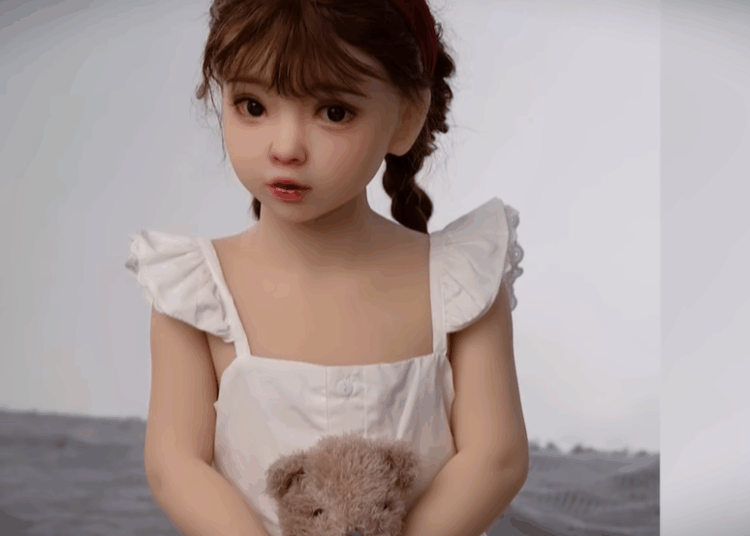 Σάλος στη Γαλλία: Η Shein υπόσχεται… διαφάνεια με παιδικές sex dolls