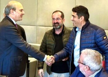 Χατζηδάκης με εκπροσώπους της ΕΘΕΑΣ: «Στην τελική ευθεία οι πληρωμές βασικής ενίσχυσης»