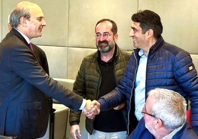 Χατζηδάκης με εκπροσώπους της ΕΘΕΑΣ: «Στην τελική ευθεία οι πληρωμές βασικής ενίσχυσης»