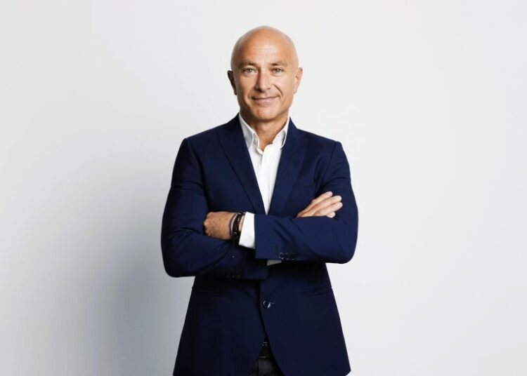 Vodafone: Το πλάνο του 1 δισ.€, οι οπτικές ίνες και το Τυμπάκι Κρήτης – Για τις επενδύσεις μιλά ο CEO Α.Κανάρης