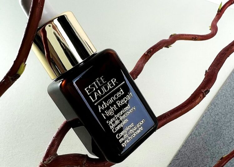 Estée Lauder: Δυναμικό «παρών» στην ελληνική αγορά καλλυντικών – Τα επόμενα σχέδια