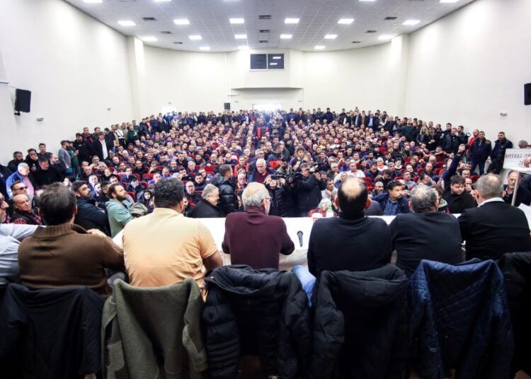 Αγρότες σε ρήξη με το Μαξίμου: Ακυρώνουν το ραντεβού με Μητσοτάκη και «ανεβάζουν στροφές»