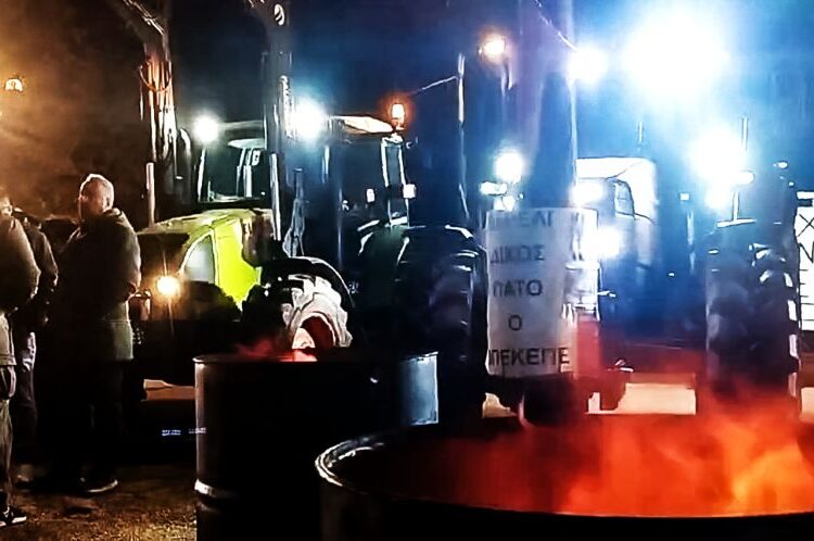 Αγροτικά μπλόκα σε κλιμάκωση: Κλείνει ο Προμαχώνας, πάνω από 3.500 τρακτέρ στους δρόμους