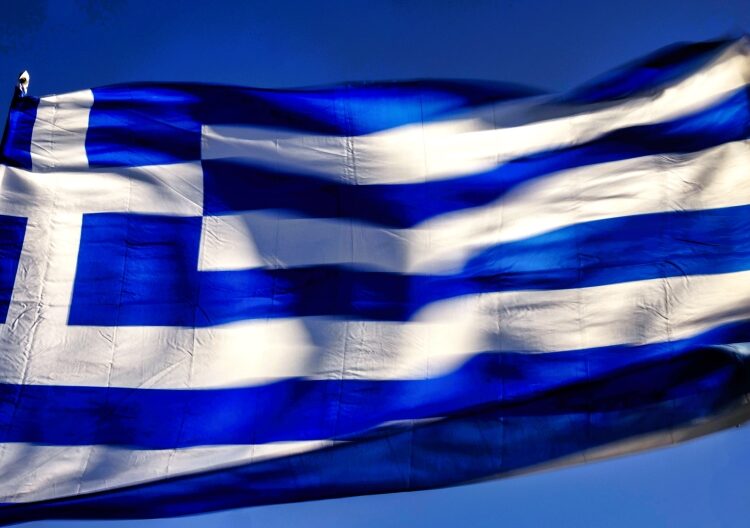 Έσοδα πάνω από τον στόχο, δαπάνες χαμηλότερα: Το παζλ του πλεονάσματος το 11μηνο