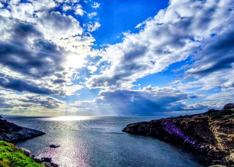 Αλλάζει ο καιρός μετά τα Χριστούγεννα: Έρχονται ενισχυμένοι άνεμοι και παγετός