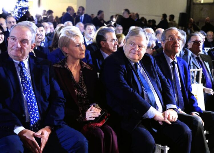 Καραμανλής-Βενιζέλος-Σαμαράς στην πρώτη σειρά: Η «παλιά φρουρά» επιστρέφει στο προσκήνιο