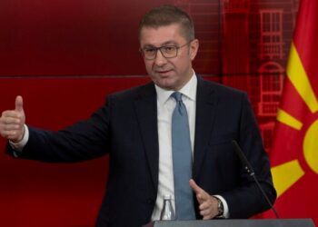Νέες προκλήσεις από τα Σκόπια: Ο Μίτσκοσκι αγνοεί τη Συμφωνία των Πρεσπών