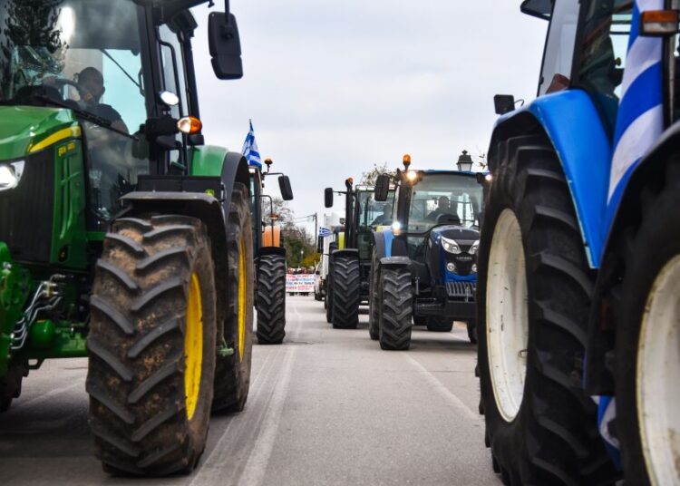 Η εικόνα στα μπλόκα στη Βόρεια Ελλάδα: Κλιμάκωση με αποκλεισμούς και νέες αποφάσεις