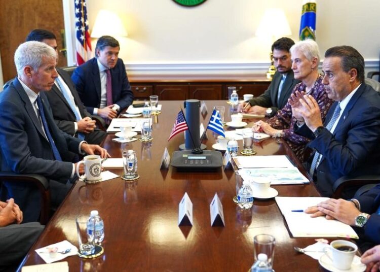 Ενεργειακή σκακιέρα: Ελλάδα και ΗΠΑ στήνουν Ομάδα Εργασίας για LNG στην Ευρώπη