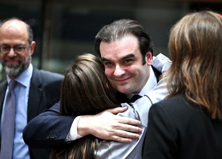 Πολιτικός και θεσμικός καταιγισμός συγχαρητηρίων για Πιερρακάκη: Ποιοι έσπευσαν να χαιρετίσουν