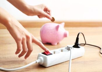 Σταθερά τιμολόγια στο 26% της αγοράς – Συνεχίζεται η έξοδος από τα κυμαινόμενα