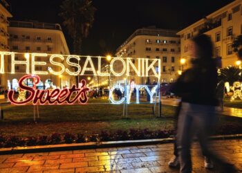 Η Θεσσαλονίκη «κλειδώνει» τα Airbnb ενώ τα σπίτια μένουν κλειστά