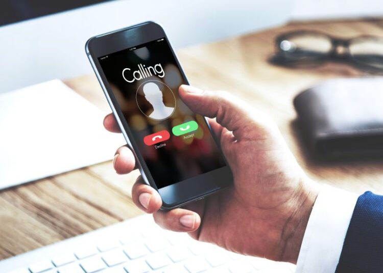 Άγνωστες κλήσεις από το εξωτερικό: Πώς λειτουργεί η νέα γενιά τηλεφωνικών απατών