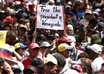 Η Βενεζουέλα σε καθεστώς έντασης: Επιτροπή για την απελευθέρωση Μαδούρο και δρόμοι γεμάτοι οργή