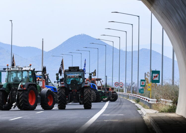 Μπλόκα αγροτών: Τα κυβερνητικά μέτρα δεν ικανοποιούν – Οι κινητοποιήσεις συνεχίζονται